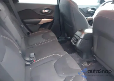 2017 Jeep Cherokee Latitude 4X4 z USA, uszkodzony, nr VIN 1C4PJMCS3HW608796